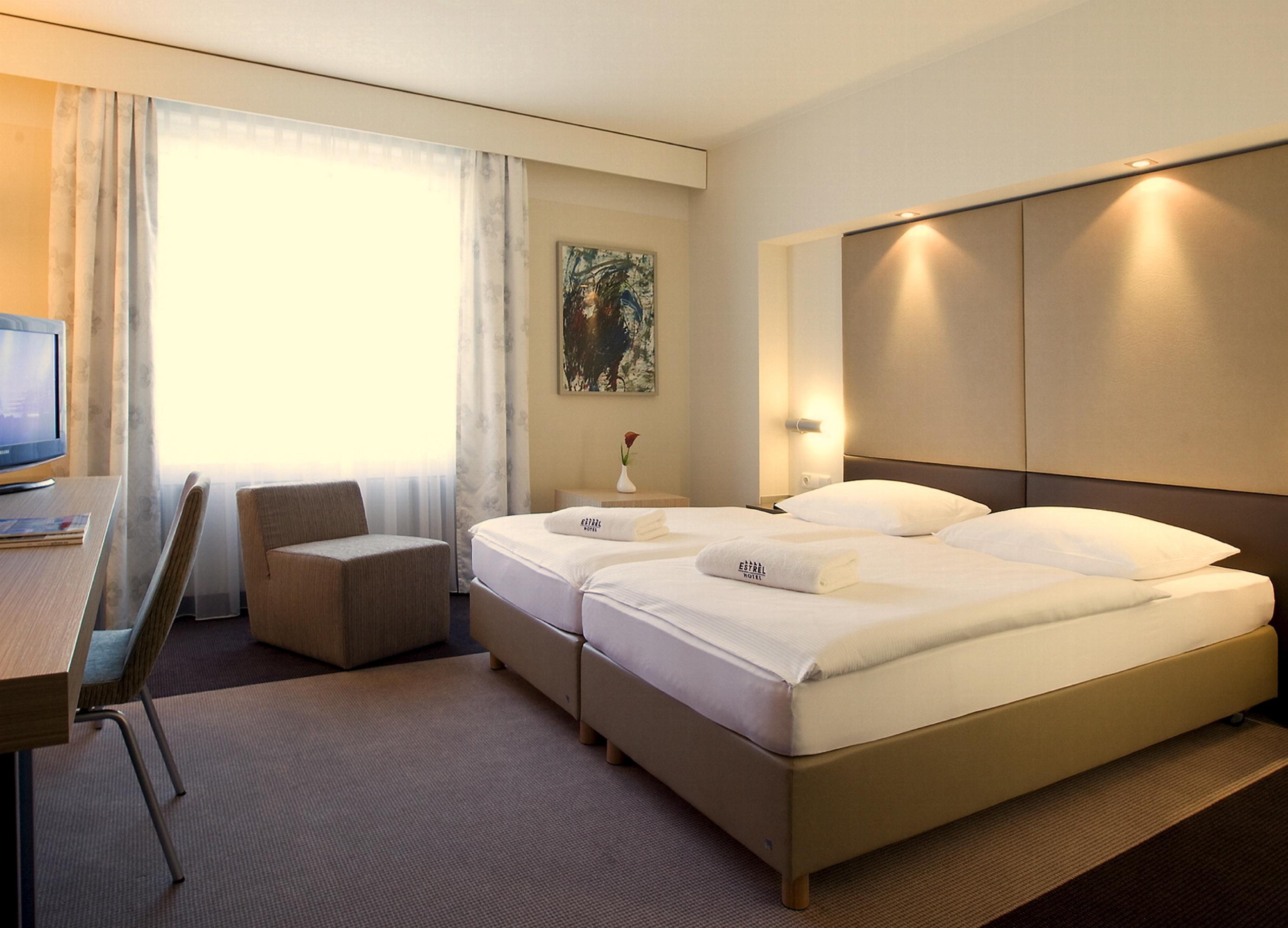 Hotel Estrel Berlin Zewnętrze zdjęcie
