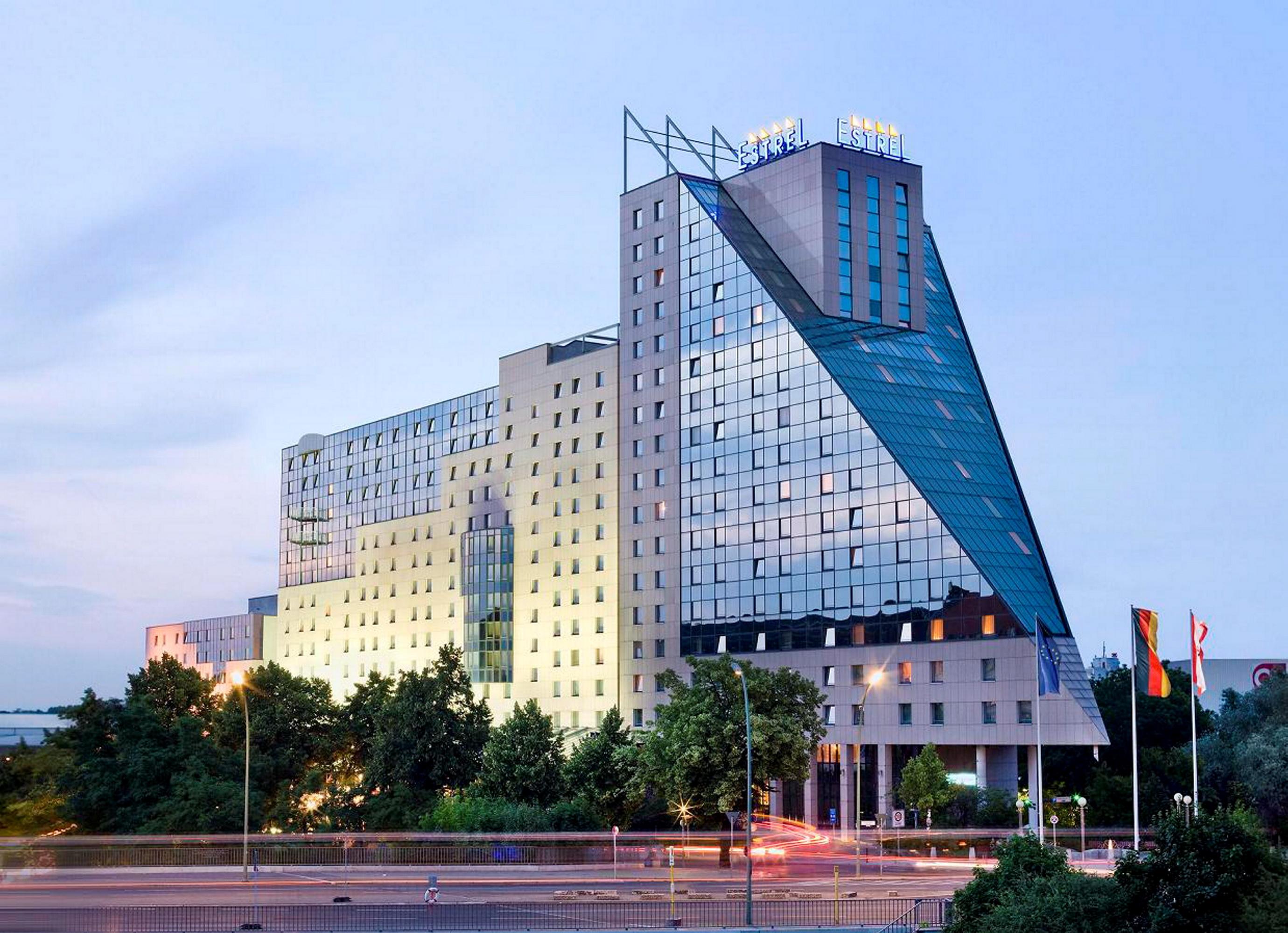 Hotel Estrel Berlin Zewnętrze zdjęcie