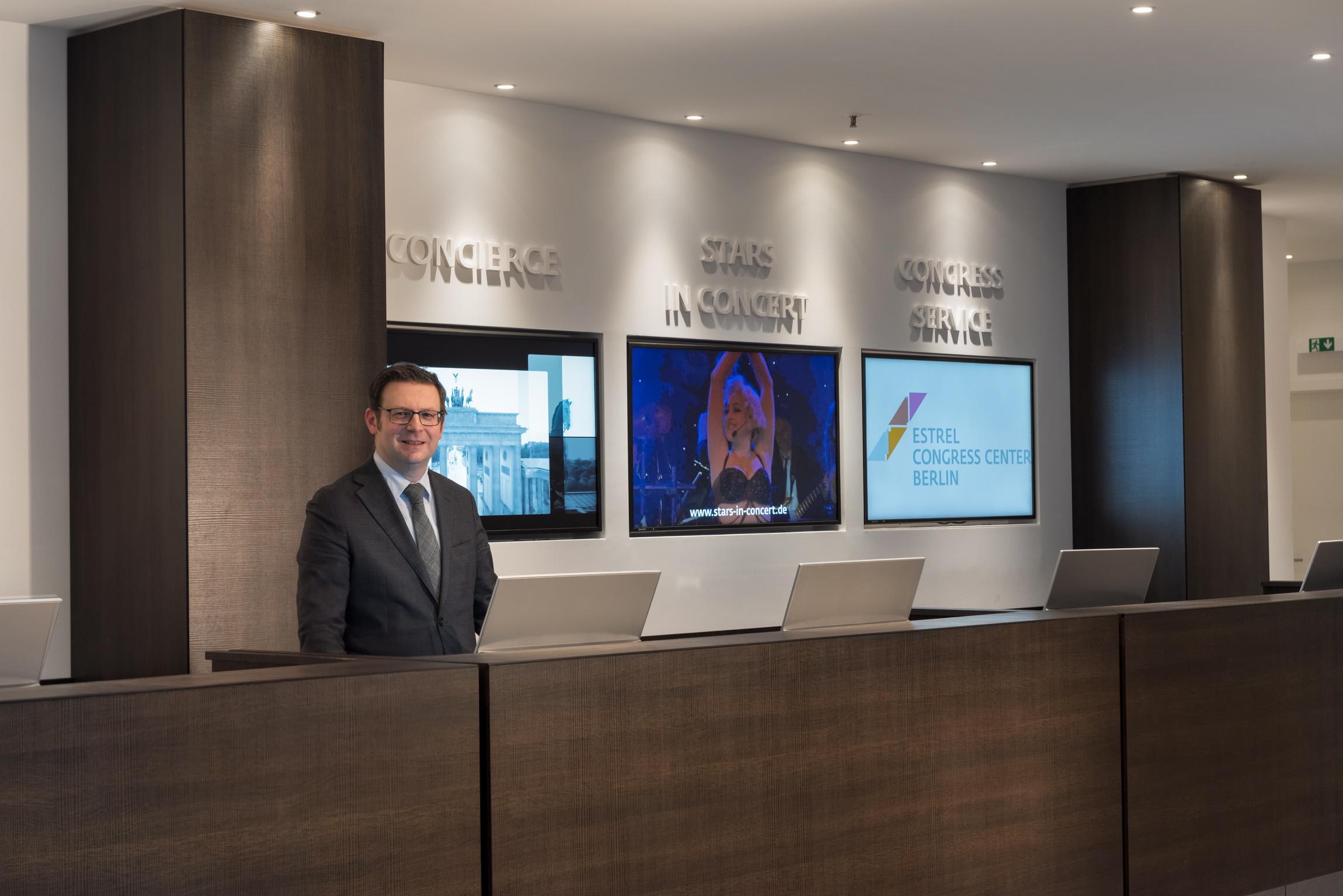 Hotel Estrel Berlin Zewnętrze zdjęcie