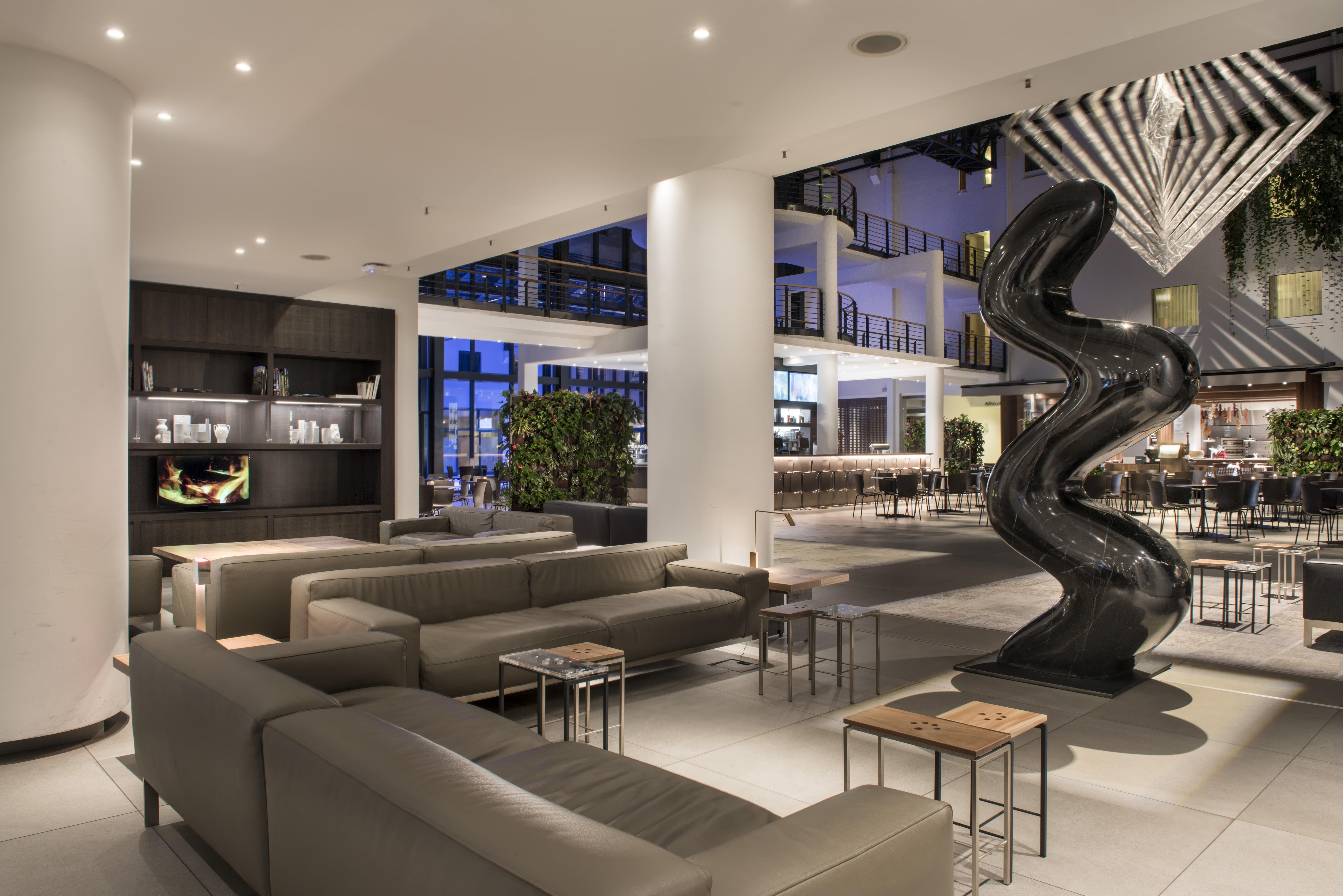 Hotel Estrel Berlin Zewnętrze zdjęcie