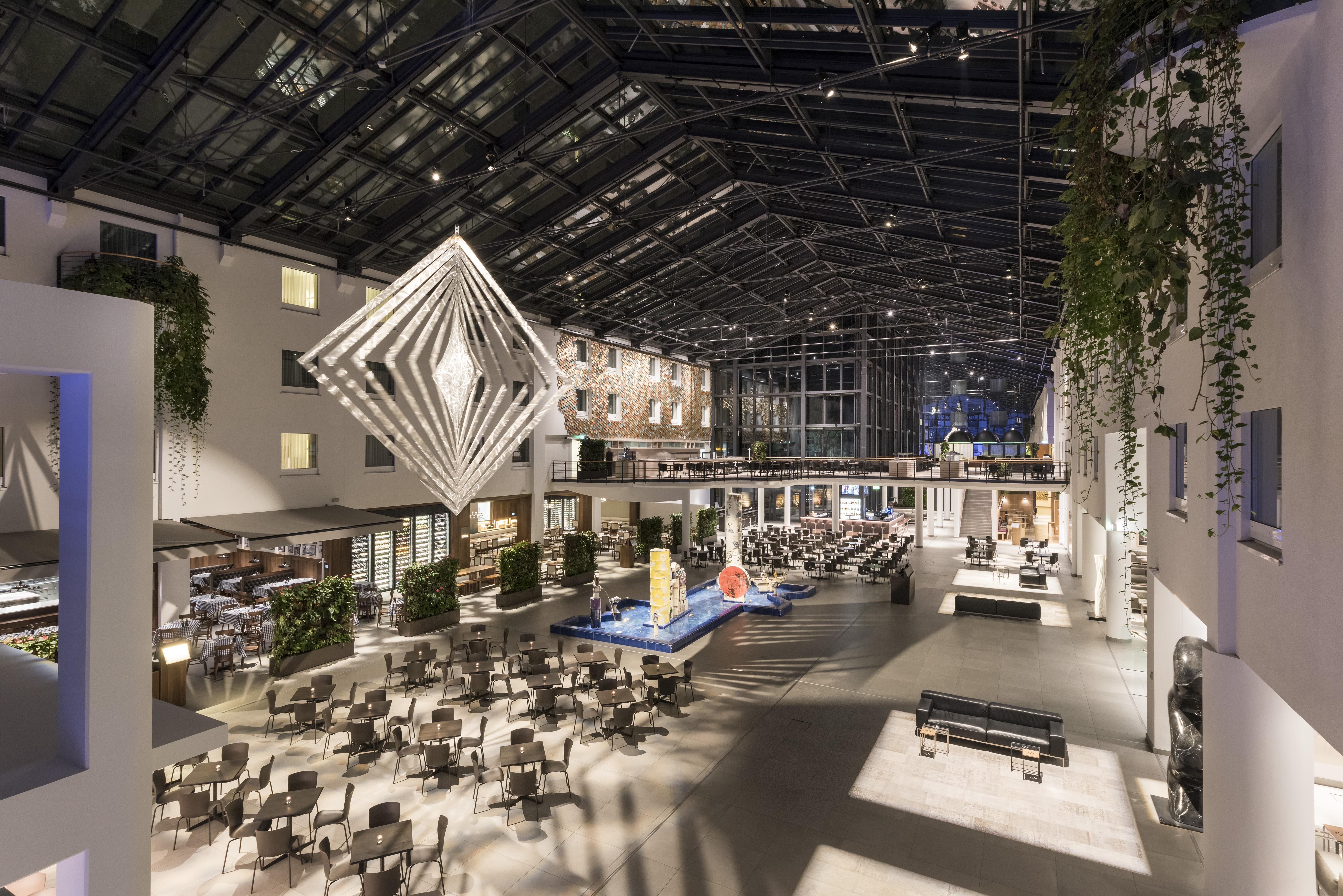Hotel Estrel Berlin Zewnętrze zdjęcie