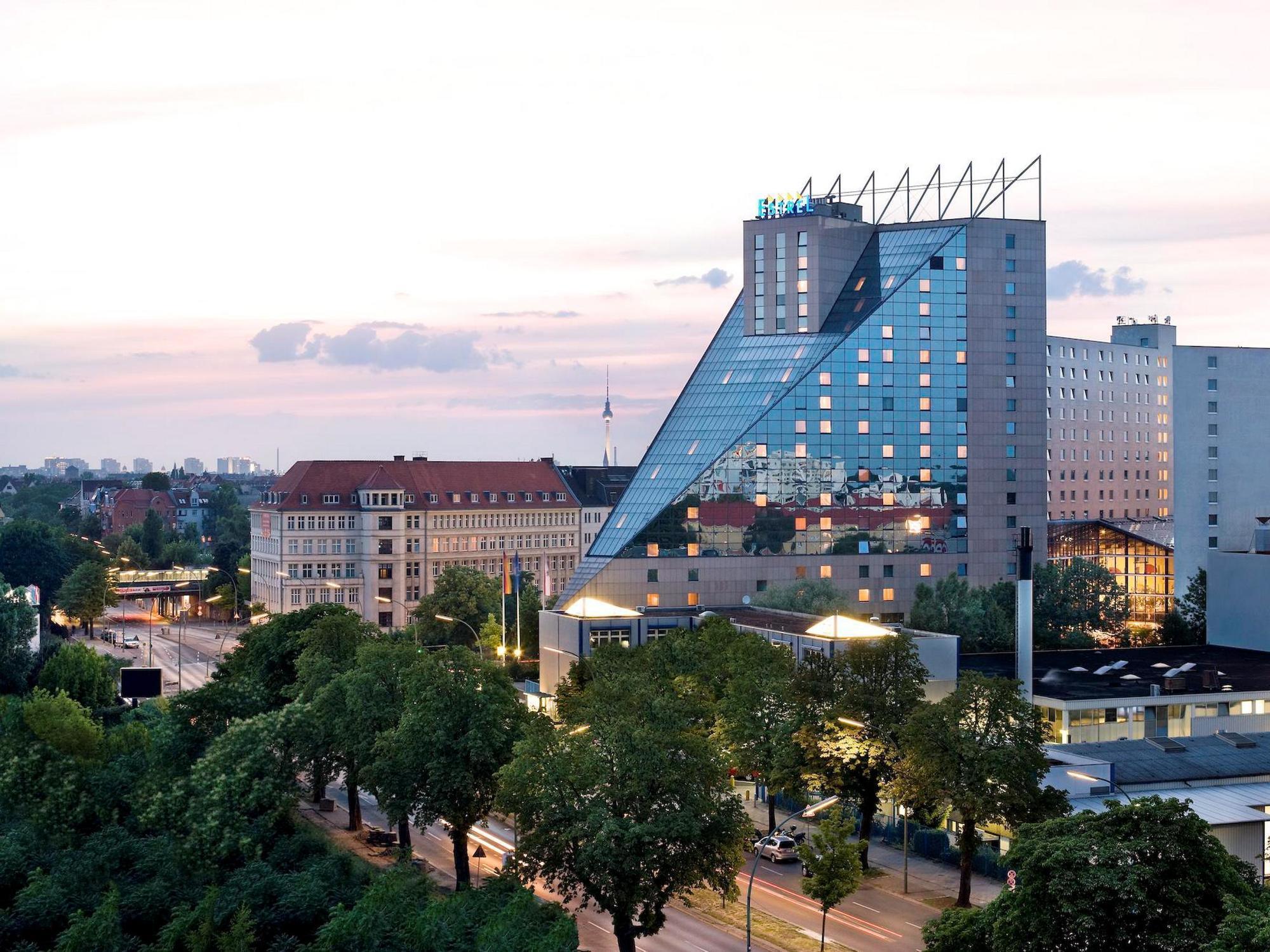 Hotel Estrel Berlin Zewnętrze zdjęcie
